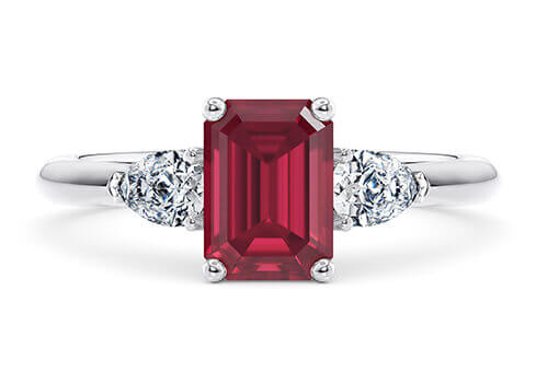 Florence in Hvidguld set with a Rektangel cut diamant.