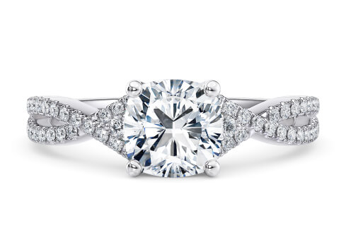 Lola in Oro bianco (9k) set with a Cuscino cut diamante.