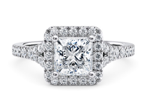 Battersea in Platin set with a Princesse cut diamant.