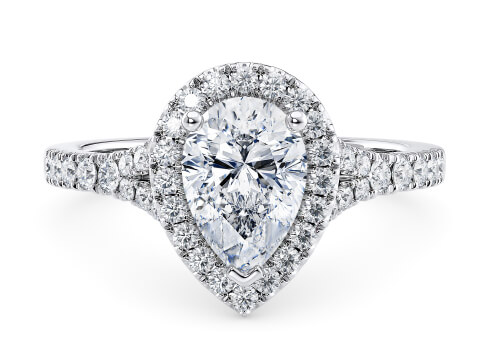 Battersea in Weißgold set with a Tropfen cut diamant.