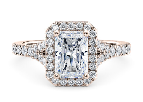 Battersea in Roséguld set with a Radiant cut diamant.