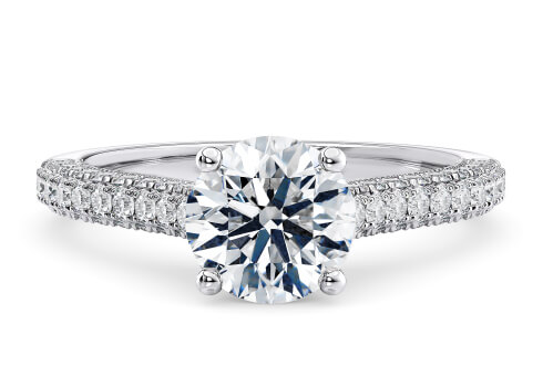 Bloomsbury in Bílé zlato (9k) set with a Kulaté cut diamant.