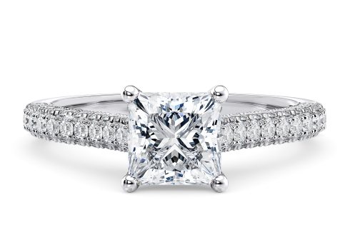Bloomsbury in Witgoud (9k) set with a Princess cut diamant.