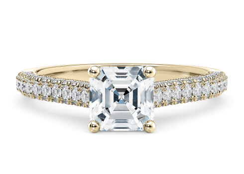 Bloomsbury in Gelbgold (9k) set with a Asscher cut diamant.