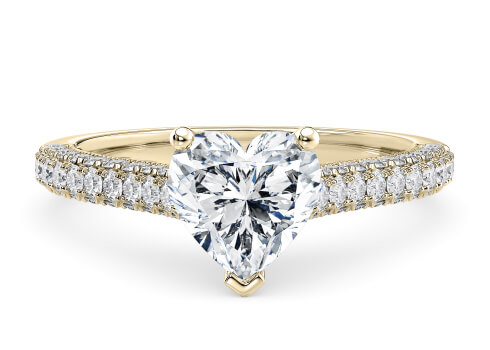 Bloomsbury in Gelbgold set with a Herz cut diamant.
