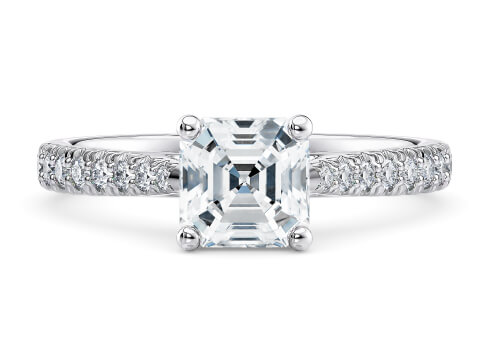 Kindrea in Or blanc set with a Asscher cut diamant.