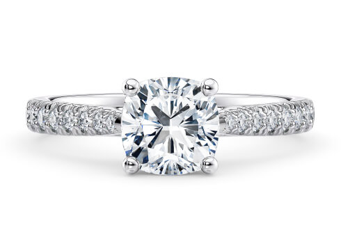 Kindrea in ذهب أبيض (9 قيراط) set with a وسادة cut ماسة.