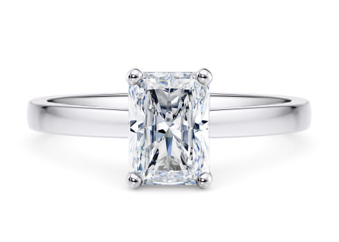 1477 Classic in Or blanc set with a Radiant cut diamant.