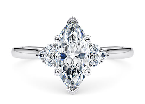 Rosa in Platinum set with a Marquise cut diamant.