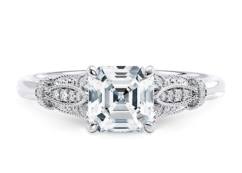 Jasmine in Or blanc set with a Asscher cut diamant.