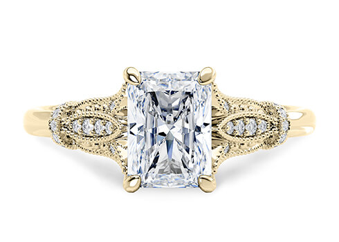 Jasmine in Жълто злато (9k) set with a Лъчист cut диамант.