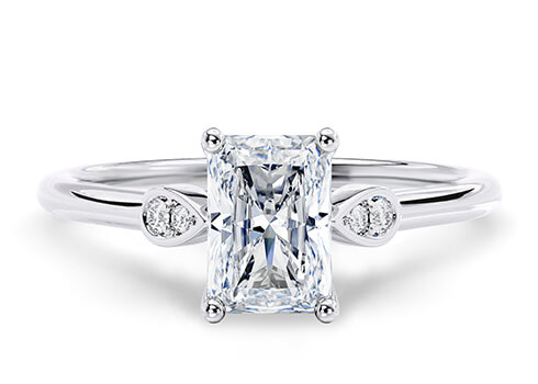 Primrose Engagement Ring in Fehér arany (9k) set with a Sugárzó cut gyémánt.