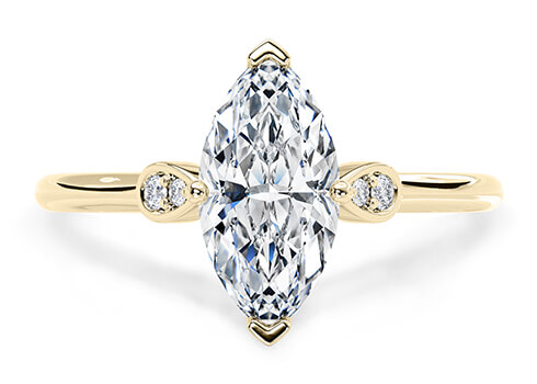Primrose in Geelgoud set with a Marquise cut diamant.