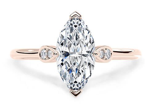 Primrose in Rosaguld set with a Marquise cut diamant.