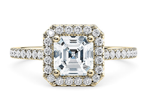 Aphrodite in Yellow Gold set with a Asscher cut diamond.