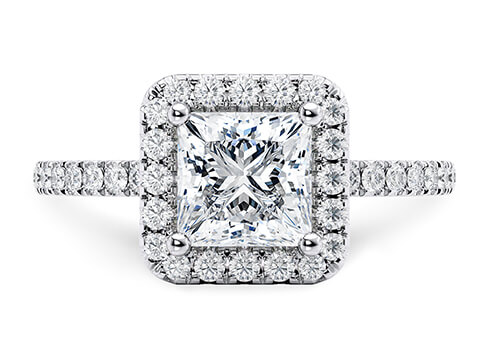 Isabella in Platin set with a Prinzess cut diamant.