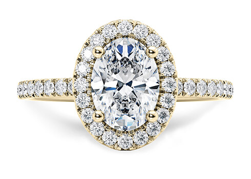 Isabella in Or jaune set with a Ovale cut diamant.