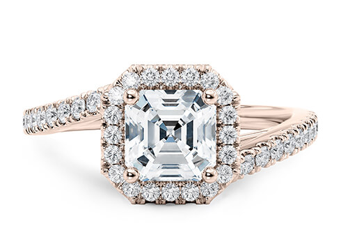 Kew in Roségold set with a Asscher cut diamant.