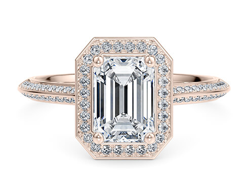 Olympia in Oro Rosa set with a Smeraldo cut diamante.