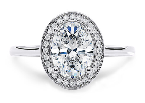 Minerva in 白金（9K） set with a 椭圆形 cut 钻石.