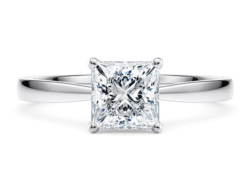 Delicacy in Or blanc set with a Princesse cut diamant.