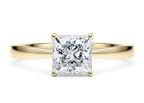 Delicacy in Ouro amarelo (9k) set with a Princesa cut diamante.