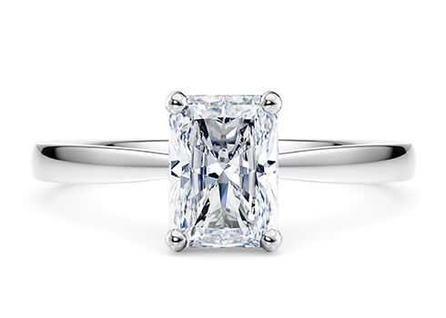 Delicacy in White Gold set with a Radiant cut diamond.