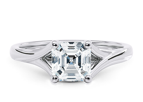 Hanover in Or blanc set with a Asscher cut diamant.