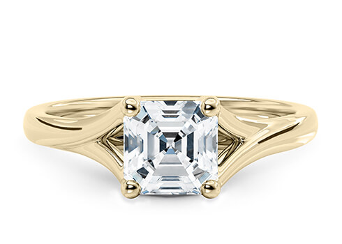 Hanover in Or jaune set with a Asscher cut diamant.