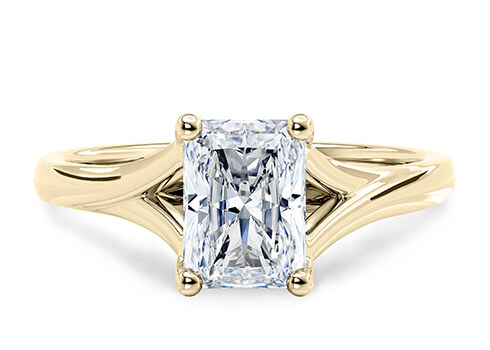 Hanover in Yellow Gold set with a Radiant cut diamond.