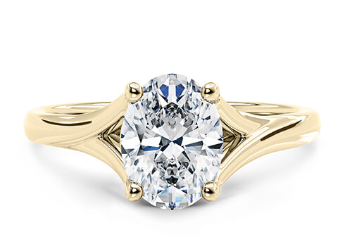 Hanover in Yellow Gold set with a Oval cut diamond.