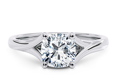 Hanover in Witgoud set with a Cushion cut diamant.