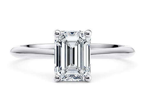 Hope in Oro Bianco set with a Smeraldo cut diamante.