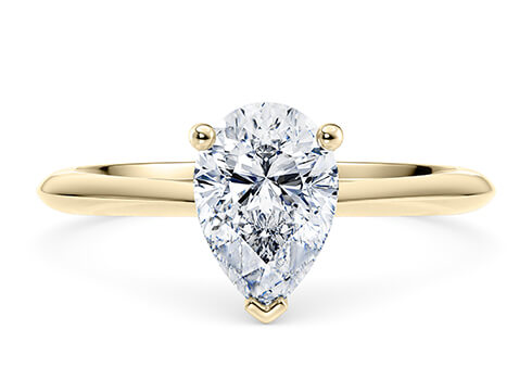 Hope in Žluté zlato (9k) set with a Hruška cut diamant.