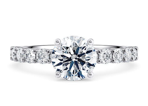 Akinia in 白金（9K） set with a 圆形 cut 钻石.