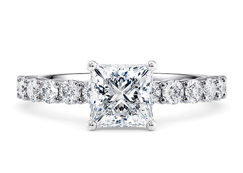 Akinia in Бяло злато (9k) set with a Принцеса cut диамант.