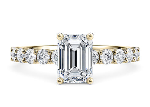 Akinia in Желтое золото (9k) set with a Изумруд cut бриллиант.