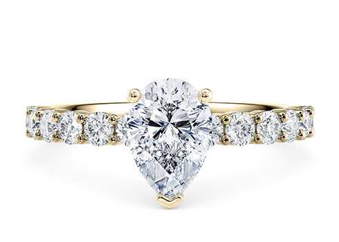 Akinia in Yellow Gold set with a Pear cut diamond.