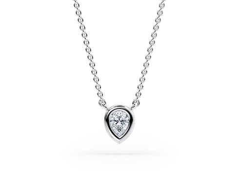 Pear Necklace in 白金.