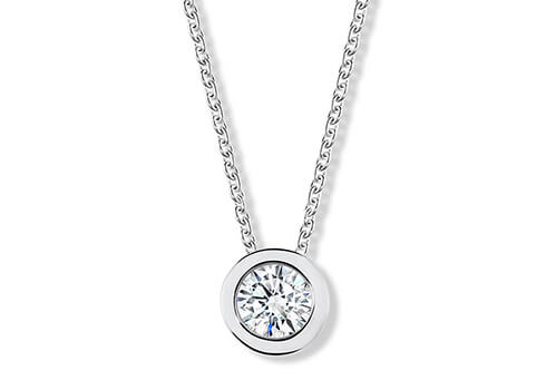 Cascata in White Gold set with a Round cut diamond.