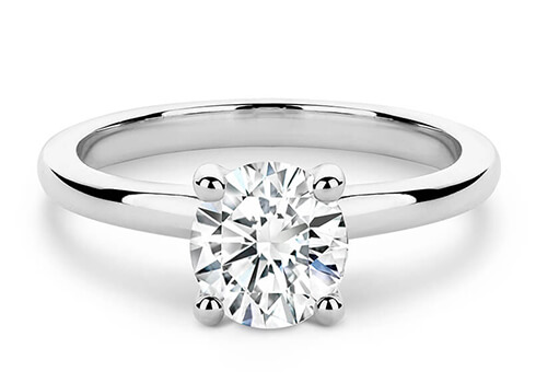 Eden Engagement Ring in Oro blanco (9k) set with a Redondo cut diamante.