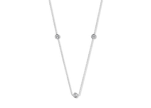 Tea Necklace - 3 Stones in Vitt guld.