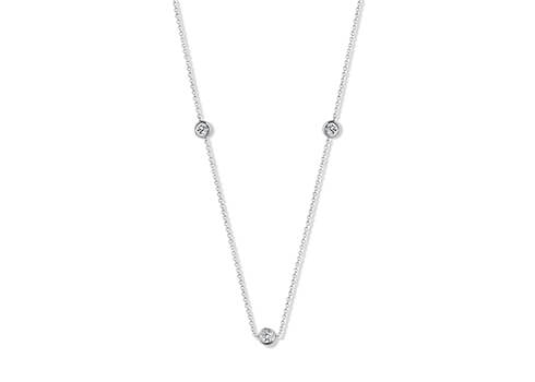 Tea Necklace - 3 Stones in White Gold.