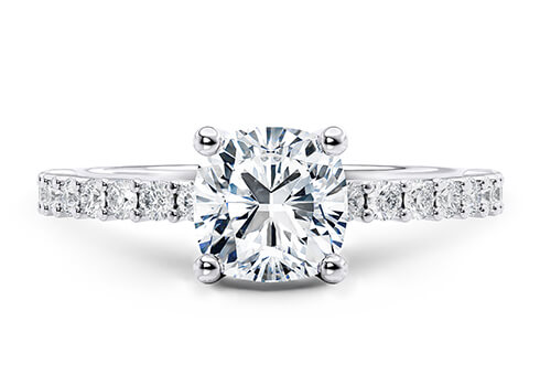 Duchess in Platin set with a Kissen cut diamant.