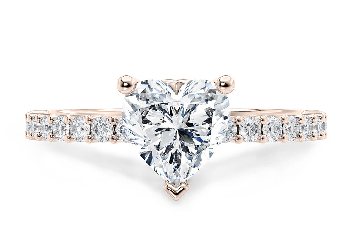 Duchess in Oro Rosa set with a Cuore cut diamante.