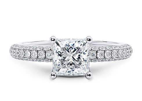 Muse in Platin set with a Prinzess cut diamant.