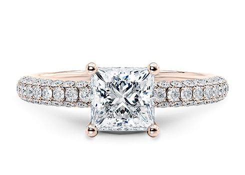 Muse in Roséguld set with a Princess cut diamant.