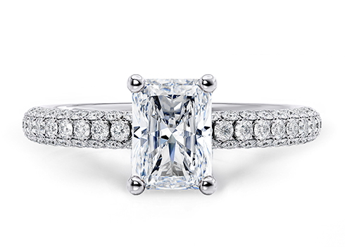 Muse in Platin set with a Radiant cut diamant.