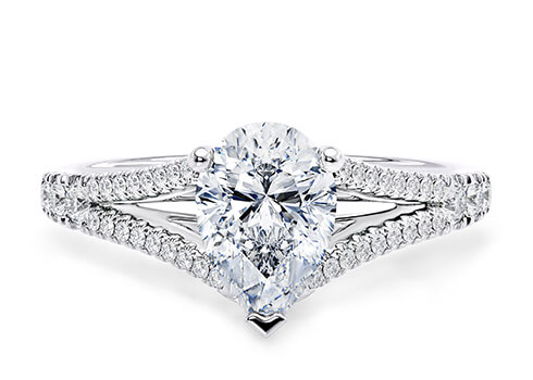 Oxford in Weißgold set with a Tropfen cut diamant.