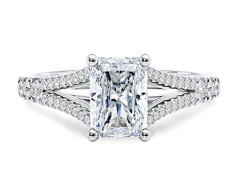 Oxford in Ouro Branco (9k) set with a Radiante cut diamante.